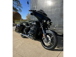 2017 HARLEY-DAVIDSON® FLHXSE - CVO™ STREET GLIDE®