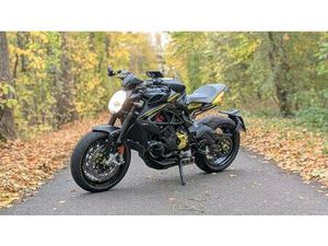 MV AGUSTA BRUTALE DRAGSTER 800 RR MIT VIEL ZUBEHÖR