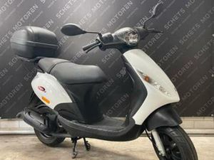 UNIEK! | PIAGGIO ZIP 2T 2017 | 1.869 KM! | NIEUWSTAAT | — SCOOTERS | PIAGGIO — MARKTPLAATS