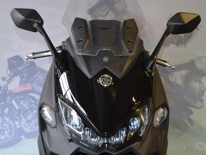 ② SYM MAXSYM TL 500 EN PARFAIT ÉTAT AVEC TOP CASE