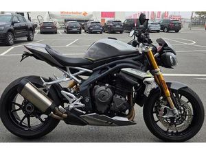 TRIUMPH SPEED TRIPLE 1200 RS