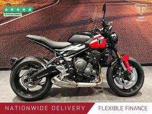 TRIUMPH TRIDENT 660