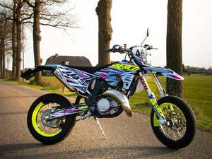 SM-R 125 CC SUPERMOTO A1