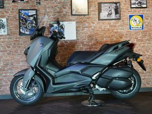 YAMAHA X-MAX 300