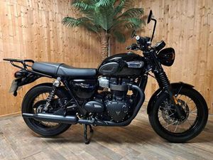 TRIUMPH BONNEVILLE T100 BLACK - 1714 MILES - ONE OWNER - IMMACULATE!