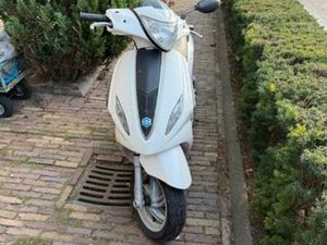 PIAGGIO FLY 2015 17800KM RIJD GOED — SCOOTERS | PIAGGIO — MARKTPLAATS
