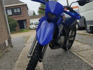 ② YAMAHA XT125 2007