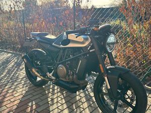 HUSQVARNA 701 VITPILEN