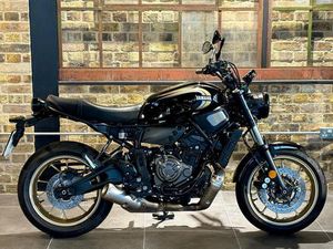 YAMAHA XSR700 700 CC