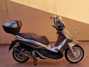 VENDO PIAGGIO BEVERLY 300 I.E. ABS-ASR (2016 - 20) USATA A MILANO (CODICE 9870246) - MOTO.IT