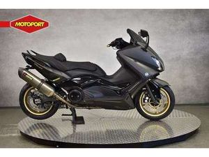 YAMAHA XP 530 ABS BLACK MAX ZWART