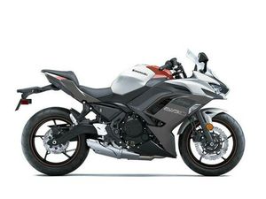 2023 KAWASAKI NINJA® 650 PEARL ROBOTIC WHITE/METALLIC MATTE GRAYSTONE