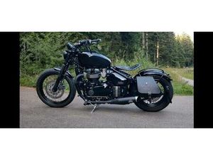 TRIUMPH BONNEVILLE BOBBER