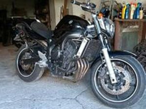 YAMAHA FZ6