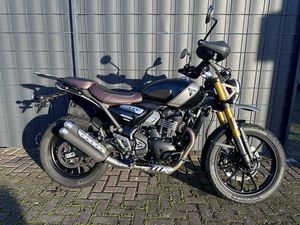TRIUMPH SCRAMBLER 400 X
