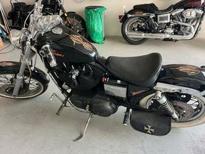 HARLEY DAVIDSON - SPORTER 883 HUGGER