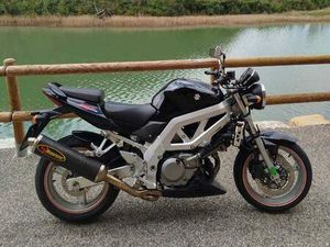 SUZUKI - SV650