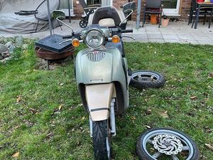 MOTORROLLER VON APRILIA OHNE HU UND NICHT FAHRBEREIT FÜR BASTLER