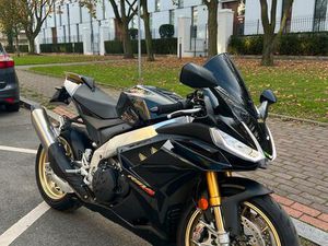 APRILIA RSV4 FACTORY WIE NEU