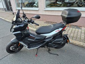 APRILIA SR GT 200