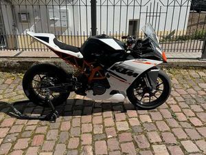 KTM RC390 + VERKLEIDUNG, FELGENSATZ & TEILE - RENNMASCHINE RACE