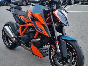 KTM 1290 SUPER DUKE R TECH PACK