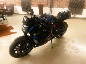 BMW M 1000 R COMPETITION AKRAPOVIC GRIFFHEIZUNG