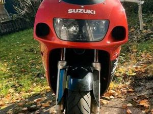 SUZUKI GSXR 600