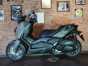 YAMAHA X-MAX 300