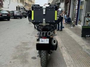 SYM NHT 300 ÉTAT COMME NEUF