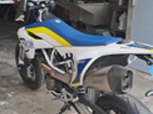 HUSQUARNA 701 SUPERMOTO