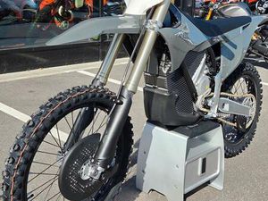 STARK VARG MX 1.2 80PS 2025 HANDHINTERRADBREMSE