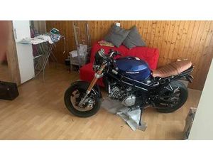 HYOSUNG COMET 650 CANTON TESSIN -