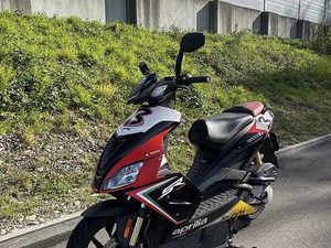 APRILIA SR 50 R CANTON LUCERNE -