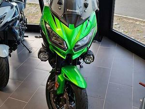 KAWASAKI VERSYS 650 (2017) PREMIÈRE MAIN