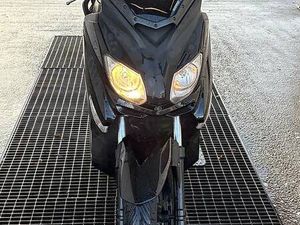 YAMAHA XMAX 250