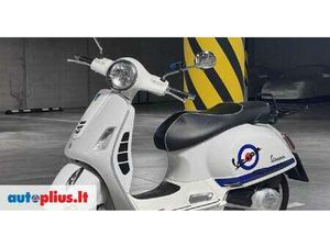 PIAGGIO VESPA 125 CC, SCOOTERS / MOPEDS