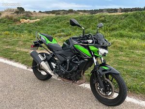 KAWASAKI Z400