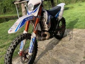 250 EC ( VEND OU ÉCHANGE )