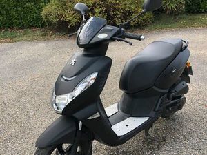 VEND SCOOTER PEUGEOT KISBEE FAIBLE KILOMÉTRAGE
