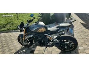 TRIUMPH SPEED TRIPLE 1200 RS