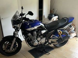 YAMAHA XJR 1300