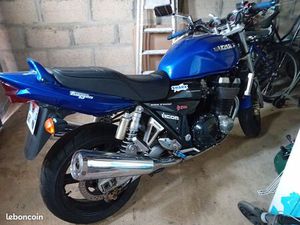 MOTO SUZUKI