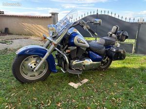 MOTO SUZUKI INTRUDEUR