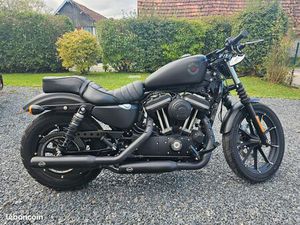HARLEY DAVIDSON IRON 883