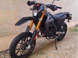 MOTO RIEJU MRT PRO BLACK SERIES 50 CC D’ORIGINE. VISIBLE DANS L’AIN