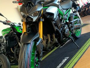 MOTO NEUVE: KAWASAKI Z900 SE