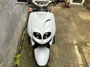 SCOOTER PEUGEOT TREKKER 2T