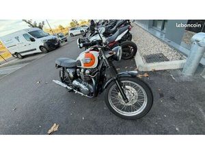 MOTO TRIUMPH BONNEVILLE T100