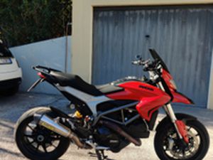 DUCATI HYPERSTRADA 821